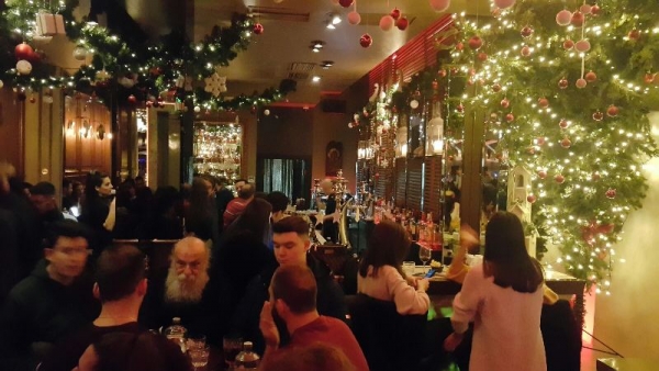 &Sigma;&upsilon;&nu;ά&nu;&tau;&eta;&sigma;&eta; &tau;&omicron;&upsilon; &Mu;&eta;&tau;&rho;&omicron;&pi;&omicron;&lambda;ί&tau;&omicron;&upsilon; &Gamma;&rho;&epsilon;&beta;&epsilon;&nu;ώ&nu; &mu;&epsilon; &tau;&omicron;&upsilon;&sigmaf; &nu;έ&omicron;&upsilon;&sigmaf; &tau;&omicron;&upsilon; &tau;ό&pi;&omicron;&upsilon; &mu;&alpha;&sigmaf; (video)