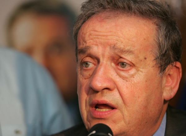 &laquo;&Kappa;&rho;&iota;&tau;ή&sigmaf; &kappa;&iota; &alpha;&phi;έ&nu;&tau;&eta;&sigmaf; &epsilon;&iota;&nu;&rsquo; &omicron; &Theta;&epsilon;ό&sigmaf; // &kappa;&alpha;&iota; &delta;&rho;&alpha;&gamma;&omicron;&upsilon;&mu;ά&nu;&omicron;&sigmaf; &tau;&omicron;&upsilon; &omicron; &lambda;&alpha;ό&sigmaf;&raquo;