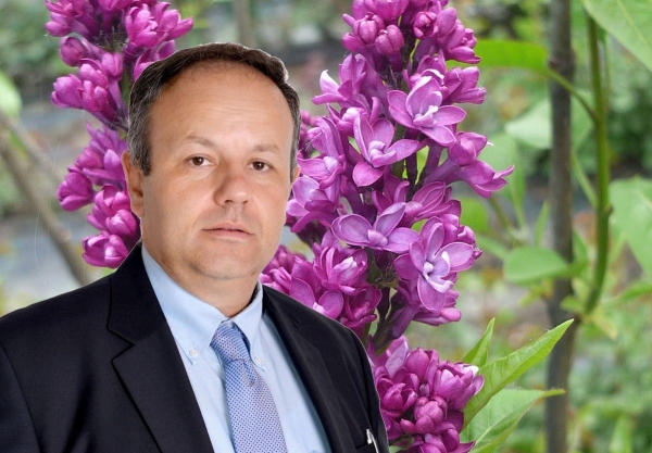 &Lambda;&Alpha;&Mu;&Pi;&Rho;&Omicron;&Sigma;  &Iota;. &Chi;&Alpha;&Tau;&Zeta;&Eta;&Zeta;&Eta;&Sigma;&Eta;&Sigma;: &Kappa;&Alpha;&Lambda;&Eta; &Alpha;&Nu;&Alpha;&Sigma;&Tau;&Alpha;&Sigma;&Eta;