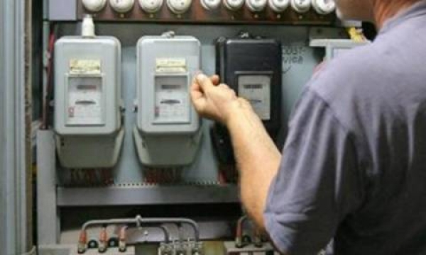 &Beta;ό&mu;&beta;&alpha; &sigma;&tau;&omicron;&nu; &epsilon;&pi;&iota;&chi;&epsilon;&iota;&rho;&eta;&mu;&alpha;&tau;&iota;&kappa;ό &kappa;&lambda;ά&delta;&omicron; &tau;&omega;&nu; &Gamma;&rho;&epsilon;&beta;&epsilon;&nu;ώ&nu;!