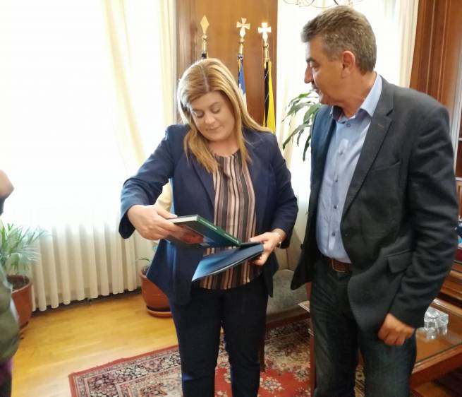 &Sigma;&upsilon;&nu;ά&nu;&tau;&eta;&sigma;&eta; &delta;&eta;&mu;ά&rho;&chi;&omicron;&upsilon; &Gamma;&rho;&epsilon;&beta;&epsilon;&nu;ώ&nu; &mu;&epsilon; &tau;&eta;&nu; &Upsilon;&phi;&upsilon;&pi;&omicron;&upsilon;&rho;&gamma;ό &Mu;&alpha;&kappa;&epsilon;&delta;&omicron;&nu;ί&alpha;&sigmaf; - &Theta;&rho;ά&kappa;&eta;&sigmaf;