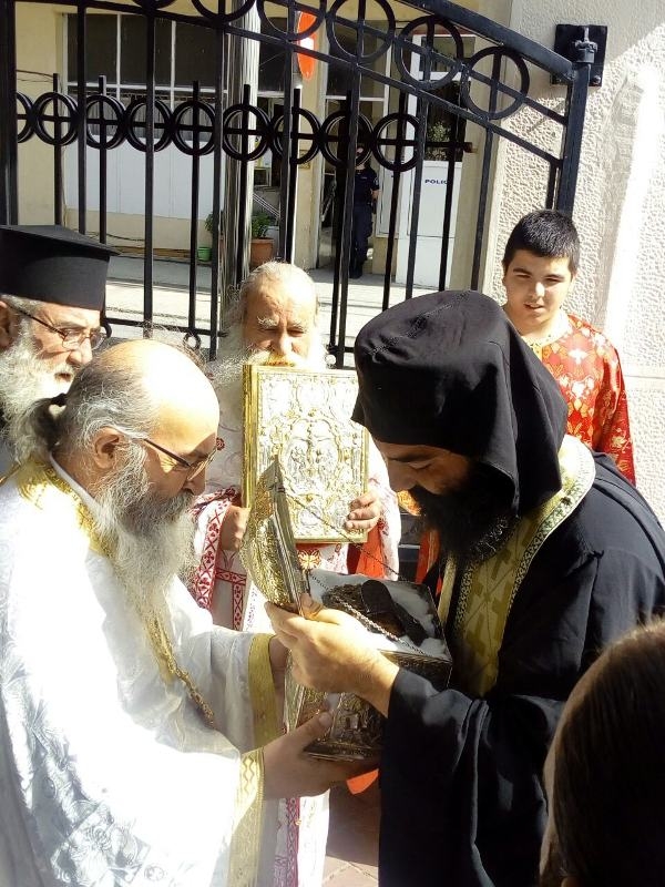 &Alpha;&nu;&alpha;&chi;ώ&rho;&eta;&sigma;&eta; &tau;&eta;&sigmaf; &Tau;ί&mu;&iota;&alpha;&sigmaf; &Kappa;ά&rho;&alpha;&sigmaf; &tau;&omicron;&upsilon; &Omicron;&sigma;ί&omicron;&upsilon; &Nu;&iota;&kappa;ά&nu;&omicron;&rho;&omicron;&sigmaf; &kappa;&alpha;&iota; &pi;&epsilon;&nu;&tau;&alpha;&epsilon;&tau;έ&sigmaf; &mu;&nu;&eta;&mu;ό&sigma;&upsilon;&nu;&omicron; &Mu;&alpha;&kappa;&alpha;&rho;&iota;&sigma;&tau;&omicron;ύ &Sigma;&epsilon;&rho;&gamma;ί&omicron;&upsilon;