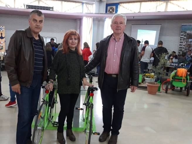 &laquo;&Tau;&omicron; &Epsilon;&Pi;&Alpha;&Lambda; &delta;&eta;&mu;&iota;&omicron;&upsilon;&rho;&gamma;&epsilon;ί&raquo;
