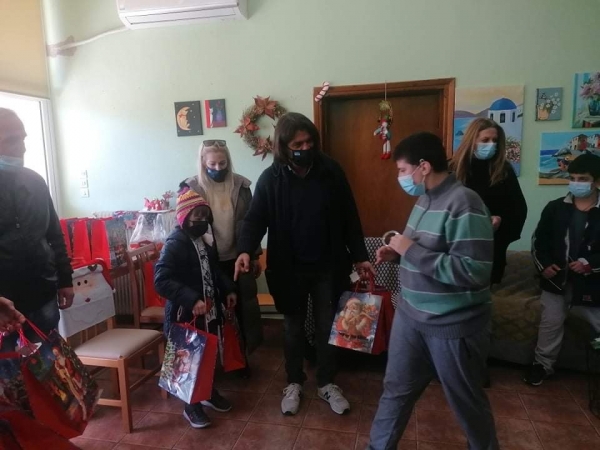 &Epsilon;&pi;ί&sigma;&kappa;&epsilon;&psi;&eta; &tau;&omicron;&upsilon; &Beta;&omicron;&upsilon;&lambda;&epsilon;&upsilon;&tau;ή &Gamma;&rho;&epsilon;&beta;&epsilon;&nu;ώ&nu; &kappa;. &Alpha;&nu;&delta;&rho;έ&alpha; &Pi;ά&tau;&sigma;&eta; &sigma;&tau;&omicron; &Epsilon;&iota;&delta;&iota;&kappa;ό &Sigma;&chi;&omicron;&lambda;&epsilon;ί&omicron; &Gamma;&rho;&epsilon;&beta;&epsilon;&nu;ώ&nu; - &Mu;&omicron;ί&rho;&alpha;&sigma;&epsilon; &delta;ώ&rho;&alpha; &sigma;&tau;&alpha; &pi;&alpha;&iota;&delta;&iota;ά &gamma;&iota;&alpha; &tau;&alpha; &Chi;&rho;&iota;&sigma;&tau;&omicron;ύ&gamma;&epsilon;&nu;&nu;&alpha;