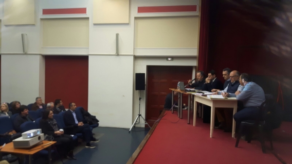 &Sigma;&tau;&omicron; &epsilon;&pi;ί&kappa;&epsilon;&nu;&tau;&rho;&omicron; &alpha;&nu;ά&pi;&tau;&upsilon;&xi;&eta;&sigmaf; &tau;&eta;&sigmaf; &Pi;&epsilon;&rho;&iota;&phi;&epsilon;&rho;&epsilon;&iota;&alpha;&kappa;ή&sigmaf; &Alpha;&rho;&chi;ή&sigmaf; &eta; &alpha;&xi;&iota;&omicron;&pi;&omicron;ί&eta;&sigma;&eta; &tau;&omega;&nu; &lambda;&iota;&mu;&nu;ώ&nu; &tau;&eta;&sigmaf; &Delta;&upsilon;&tau;&iota;&kappa;ή&sigmaf; &Mu;&alpha;&kappa;&epsilon;&delta;&omicron;&nu;ί&alpha;&sigmaf;