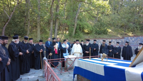 &Theta;&epsilon;ί&alpha; &Lambda;&epsilon;&iota;&tau;&omicron;&upsilon;&rho;&gamma;ί&alpha; &kappa;&alpha;&iota; &Tau;&rho;&iota;&sigma;ά&gamma;&iota;&omicron; &sigma;&tau;&omicron;&nu; &tau;ό&pi;&omicron; &mu;&alpha;&rho;&tau;&upsilon;&rho;ί&omicron;&upsilon; &tau;&omicron;&upsilon; &Epsilon;&theta;&nu;&omicron;ϊ&epsilon;&rho;&omicron;&mu;ά&rho;&tau;&upsilon;&rho;&alpha; &Alpha;&iota;&mu;&iota;&lambda;&iota;&alpha;&nu;&omicron;ύ (VIDEO)
