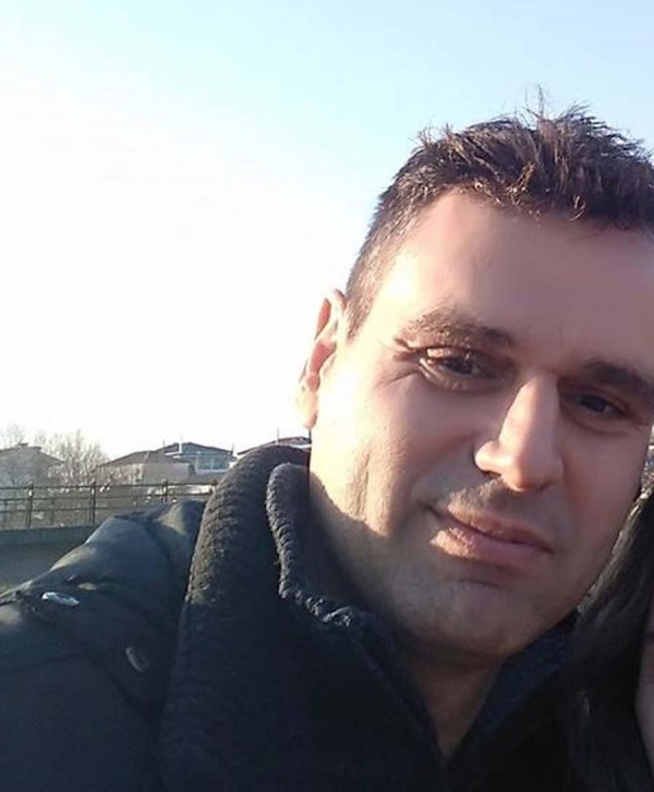 &Epsilon;&nu;&tau;&omicron;&pi;ί&sigma;&tau;&eta;&kappa;&epsilon; &nu;&epsilon;&kappa;&rho;ό&sigmaf; &omicron; 44&chi;&rho;&omicron;&nu;&omicron;&sigmaf; &Gamma;&rho;&epsilon;&beta;&epsilon;&nu;&iota;ώ&tau;&eta;&sigmaf; &omicron; &omicron;&pi;&omicron;ί&omicron;&sigmaf; &alpha;&gamma;&nu;&omicron;&omicron;ύ&nu;&tau;&alpha;&nu; &alpha;&pi;ό &tau;&omicron; &pi;&rho;&omega;ί &tau;&eta;&sigmaf; &Tau;&epsilon;&tau;ά&rho;&tau;&eta;&sigmaf;