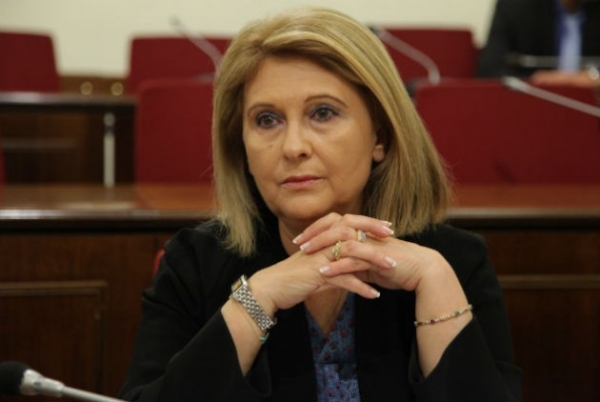 &Tau;&iota; &sigma;&upsilon;&mu;&beta;&alpha;ί&nu;&epsilon;&iota; &sigma;&tau;&eta; &Gamma;&epsilon;&rho;&mu;&alpha;&nu;ί&alpha;; &Alpha;&pi;ό &tau;&eta; &Beta;&alpha;&beta;έ&lambda; &tau;&omega;&nu; &delta;&iota;&kappa;&alpha;&sigma;&tau;&eta;&rho;ί&omega;&nu; &sigma;&tau;&eta; &sigma;&upsilon;&gamma;&gamma;&nu;ώ&mu;&eta; &tau;&eta;&sigmaf; &Mu;έ&rho;&kappa;&epsilon;&lambda;