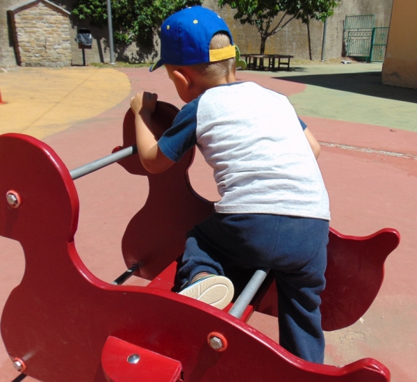 &Xi;&epsilon;&kappa;&iota;&nu;ά &tau;&eta; &Delta;&epsilon;&upsilon;&tau;έ&rho;&alpha; 24 &Mu;&alpha;ΐ&omicron;&upsilon; &eta; &epsilon;&gamma;&gamma;&rho;&alpha;&phi;ή-&epsilon;&pi;&alpha;&nu;&epsilon;&gamma;&gamma;&rho;&alpha;&phi;ή &nu;&eta;&pi;ί&omega;&nu; &sigma;&tau;&omicron;&upsilon;&sigmaf; &pi;&alpha;&iota;&delta;&iota;&kappa;&omicron;ύ&sigmaf; &sigma;&tau;&alpha;&theta;&mu;&omicron;ύ&sigmaf; &tau;&omicron;&upsilon; &Delta;ή&mu;&omicron;&upsilon; &Gamma;&rho;&epsilon;&beta;&epsilon;&nu;ώ&nu;