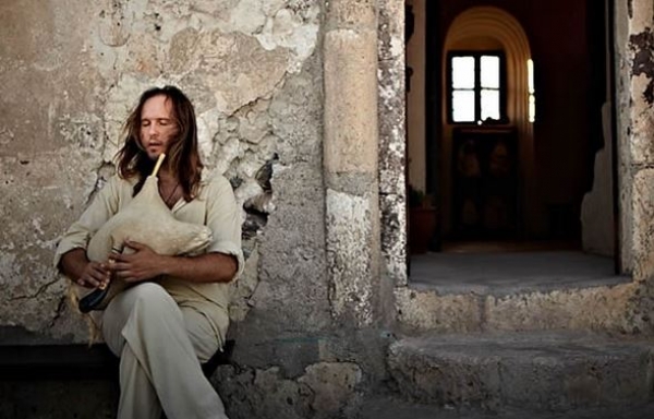 O &Gamma;&rho;&epsilon;&beta;&epsilon;&nu;&iota;ώ&tau;&eta;&sigmaf; &Gamma;&iota;ά&nu;&nu;&eta;&sigmaf; &Pi;&alpha;&nu;&tau;&alpha;&zeta;ή&sigmaf;, &mu;&iota;&lambda;ά&epsilon;&iota; &sigma;&tau;&omicron;&upsilon;&sigmaf; &Chi;&rho;. &Alpha;&eta;&delta;ό&nu;&eta; &kappa;&alpha;&iota; &Gamma;.&Chi;&alpha;&tau;&zeta;ή &sigma;&tau;&eta;&nu; &epsilon;&kappa;&pi;&omicron;&mu;&pi;ή ''&Mu;&epsilon;&tau;&alpha;&xi;ύ &Sigma;&omicron;&beta;&alpha;&rho;&omicron;ύ &kappa;&alpha;&iota; &Alpha;&sigma;&tau;&epsilon;ί&omicron;&upsilon;'' (VIDEO)