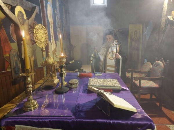 &Sigma;&tau;&eta;&nu; &Alpha;&nu;&theta;&rho;&alpha;&kappa;&iota;ά &kappa;&alpha;&iota; &sigma;&tau;&omicron;&nu; &Delta;&epsilon;&sigma;&pi;ό&tau;&eta; &omicron; &Mu;&eta;&tau;&rho;&omicron;&pi;&omicron;&lambda;ί&tau;&eta;&sigmaf; &Gamma;&rho;&epsilon;&beta;&epsilon;&nu;ώ&nu;