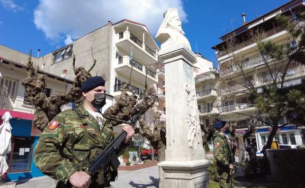 &Tau;&alpha; &Gamma;&rho;&epsilon;&beta;&epsilon;&nu;ά &tau;ί&mu;&eta;&sigma;&alpha;&nu; &tau;&eta;&nu; &epsilon;&pi;έ&tau;&epsilon;&iota;&omicron; &sigma;&upsilon;&mu;&pi;&lambda;ή&rho;&omega;&sigma;&eta;&sigmaf; 200 &epsilon;&tau;ώ&nu; &alpha;&pi;ό &tau;&eta;&nu; &Epsilon;&lambda;&lambda;&eta;&nu;&iota;&kappa;ή &Epsilon;&pi;&alpha;&nu;ά&sigma;&tau;&alpha;&sigma;&eta; &tau;&omicron;&upsilon; 1821. (VIDEO)