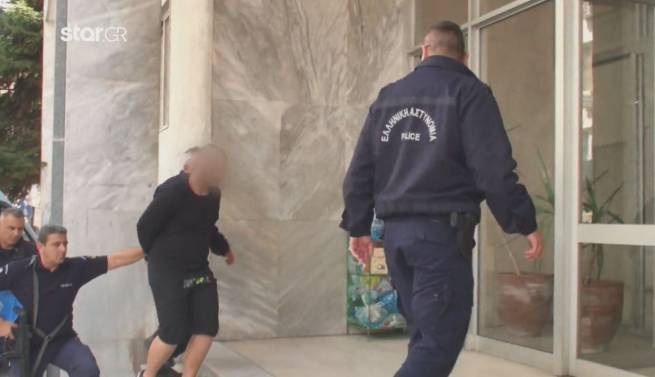 &Alpha;&pi;&omicron;&kappa;&lambda;&epsilon;&iota;&sigma;&tau;&iota;&kappa;ό: &Sigma;&tau;&eta;&nu; &alpha;&nu;&alpha;&kappa;&rho;ί&tau;&rho;&iota;&alpha; &Gamma;&rho;&epsilon;&beta;&epsilon;&nu;ώ&nu; &omicron; Έ&lambda;&lambda;&eta;&nu;&alpha;&sigmaf; &delta;&omicron;&lambda;&omicron;&phi;ό&nu;&omicron;&sigmaf; &tau;&eta;&sigmaf; &Tau;&omicron;&pi;&alpha;&lambda;&omicron;ύ&delta;&eta; (VIDEO)