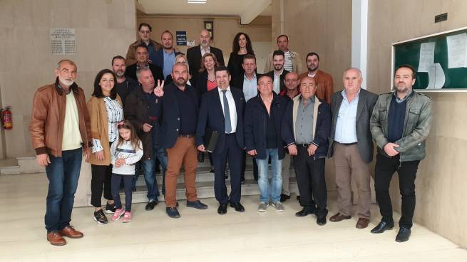 &Tau;&eta; &delta;ή&lambda;&omega;&sigma;&eta; &kappa;&alpha;&tau;ά&rho;&tau;&iota;&sigma;&eta;&sigmaf; &tau;&omicron;&upsilon; &sigma;&upsilon;&nu;&delta;&upsilon;&alpha;&sigma;&mu;&omicron;ύ &ldquo;&Mu;&alpha;&zeta;ί &Sigma;&upsilon;&nu;&epsilon;&chi;ί&zeta;&omicron;&upsilon;&mu;&epsilon;&rdquo;  &kappa;&alpha;&tau;έ&theta;&epsilon;&sigma;&epsilon; &omicron; &upsilon;&pi;. &Delta;ή&mu;&alpha;&rho;&chi;&omicron;&sigmaf; &Delta;&eta;&mu;&omicron;&sigma;&theta;έ&nu;&eta;&sigmaf; &Kappa;&omicron;&upsilon;&pi;&tau;&sigma;ί&delta;&eta;&sigmaf;