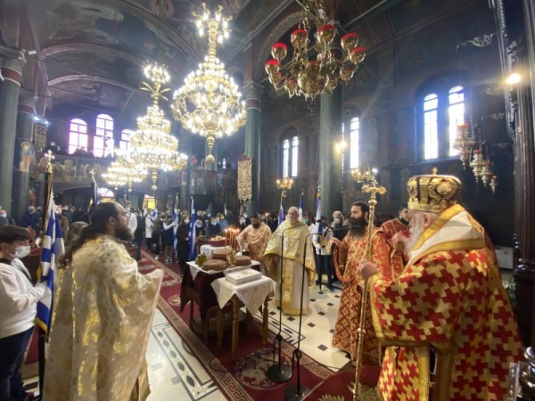 &Eta; &epsilon;&omicron;&rho;&tau;ή &tau;&omega;&nu; &Tau;&rho;&iota;ώ&nu; &Iota;&epsilon;&rho;&alpha;&rho;&chi;ώ&nu; &sigma;&tau;&omicron;&nu; &Iota;&epsilon;&rho;ό &Mu;&eta;&tau;&rho;&omicron;&pi;&omicron;&lambda;&iota;&tau;&iota;&kappa;ό &Nu;&alpha;ό &tau;&omega;&nu; &Gamma;&rho;&epsilon;&beta;&epsilon;&nu;ώ&nu;