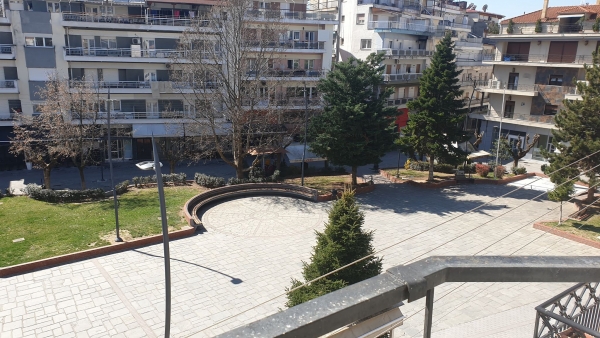 &Epsilon;&mu;&pi;&omicron;&rho;&iota;&kappa;ά &kappa;έ&nu;&tau;&rho;&alpha; &kappa;&alpha;&iota; &kappa;&alpha;&tau;&alpha;&sigma;&tau;ή&mu;&alpha;&tau;&alpha; &epsilon;&sigma;&tau;ί&alpha;&sigma;&eta;&sigmaf;: Έ&tau;&sigma;&iota; &theta;&alpha; &alpha;&nu;&omicron;ί&xi;&omicron;&upsilon;&nu; &ndash; Ό&lambda;&epsilon;&sigmaf; &omicron;&iota; &rho;&upsilon;&theta;&mu;ί&sigma;&epsilon;&iota;&sigmaf;