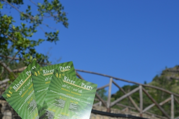 &Omicron;&iota; &tau;&upsilon;&chi;&epsilon;&rho;&omicron;ί &alpha;&nu;&alpha;&gamma;&nu;ώ&sigma;&tau;&epsilon;&sigmaf; &mu;&alpha;&sigmaf; &gamma;&iota;&alpha; &tau;&omicron; 41&omicron; River Party &sigma;&tau;&omicron; &Nu;&epsilon;&sigma;&tau;ό&rho;&iota;&omicron; &tau;&eta;&sigmaf; &Kappa;&alpha;&sigma;&tau;&omicron;&rho;&iota;ά&sigmaf;.