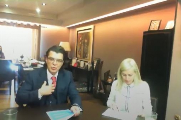 &Sigma;&upsilon;&nu;έ&nu;&tau;&epsilon;&upsilon;&xi;&eta; &Tau;ύ&pi;&omicron;&upsilon; &epsilon;&phi;' ό&lambda;&eta;&sigmaf; &tau;&eta;&sigmaf; ύ&lambda;&eta;&sigmaf; &tau;&omicron;&upsilon; &Beta;&omicron;&upsilon;&lambda;&epsilon;&upsilon;&tau;ή &Nu;&omicron;&mu;&omicron;ύ &Gamma;&rho;&epsilon;&beta;&epsilon;&nu;ώ&nu; &tau;&eta;&sigmaf; &Nu;έ&alpha;&sigmaf; &Delta;&eta;&mu;&omicron;&kappa;&rho;&alpha;&tau;ί&alpha;&sigmaf;, &kappa;. &Alpha;&nu;&delta;&rho;έ&alpha; &Pi;ά&tau;&sigma;&eta; (video)