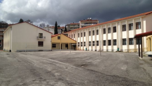 1&omicron; &Gamma;&upsilon;&mu;&nu;ά&sigma;&iota;&omicron; &Gamma;&rho;&epsilon;&beta;&epsilon;&nu;ώ&nu;: &Delta;&omega;&rho;&epsilon;ά &tau;&omega;&nu; &mu;&alpha;&theta;&eta;&tau;ώ&nu; &tau;&eta;&sigmaf; &Gamma;΄ &Gamma;&upsilon;&mu;&nu;&alpha;&sigma;ί&omicron;&upsilon; &sigma;&tau;&omicron; &laquo;&Chi;&alpha;&mu;ό&gamma;&epsilon;&lambda;&omicron; &tau;&omicron;&upsilon; &pi;&alpha;&iota;&delta;&iota;&omicron;ύ&raquo;