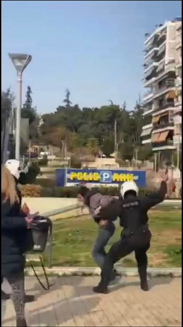 &Alpha;&kappa;&rho;ό&tau;&eta;&tau;&epsilon;&sigmaf; (&gamma;&rho;ά&phi;&epsilon;&iota; &omicron; &Delta;&eta;&mu;ή&tau;&rho;&eta;&sigmaf; &Psi;&epsilon;&upsilon;&tau;&omicron;&gamma;&kappa;ά&sigmaf;)