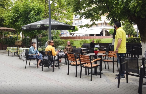 &Delta;ή&mu;&omicron;&sigmaf; &Gamma;&rho;&epsilon;&beta;&epsilon;&nu;ώ&nu;: Έ&omega;&sigmaf; &tau;&iota;&sigmaf; 18 &Iota;&omicron;&upsilon;&nu;ί&omicron;&upsilon; &eta; &upsilon;&pi;&omicron;&beta;&omicron;&lambda;ή &alpha;&iota;&tau;ή&sigma;&epsilon;&omega;&nu; &gamma;&iota;&alpha; &alpha;&nu;ά&pi;&tau;&upsilon;&xi;&eta; &tau;&rho;&alpha;&pi;&epsilon;&zeta;&omicron;&kappa;&alpha;&theta;&iota;&sigma;&mu;ά&tau;&omega;&nu;