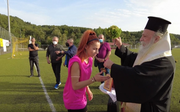 &Alpha;&gamma;&iota;&alpha;&sigma;&mu;ό&sigmaf; &gamma;&iota;&alpha; &tau;&eta;&nu; &gamma;&upsilon;&nu;&alpha;&iota;&kappa;&epsilon;ί&alpha; &omicron;&mu;ά&delta;&alpha; &pi;&omicron;&delta;&omicron;&sigma;&phi;&alpha;ί&rho;&omicron;&upsilon; &tau;&omicron;&upsilon; &Alpha;&Omicron; &Sigma;&Epsilon;&Iota;&Rho;&Eta;&Nu;&Alpha; (VIDEO)