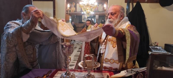 &Theta;&epsilon;ί&alpha; &Lambda;&epsilon;&iota;&tau;&omicron;&upsilon;&rho;&gamma;ί&alpha; &sigma;&tau;&eta;&nu; &Alpha;&lambda;&alpha;&tau;ό&pi;&epsilon;&tau;&rho;&alpha; &Gamma;&rho;&epsilon;&beta;&epsilon;&nu;ώ&nu;