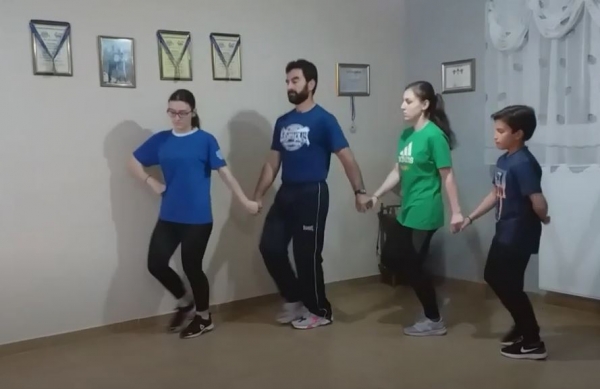 &Mu;έ&nu;&omicron;&upsilon;&mu;&epsilon; &sigma;&pi;ί&tau;&iota; &kappa;&alpha;&iota; &mu;&alpha;&theta;&alpha;ί&nu;&omicron;&upsilon;&mu;&epsilon; &Kappa;&alpha;&lambda;&alpha;&mu;&alpha;&tau;&iota;&alpha;&nu;ό