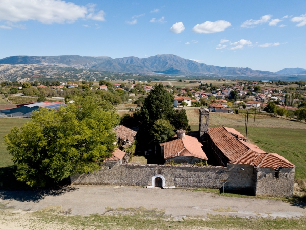 &ldquo;&Xi;&epsilon;&kappa;&iota;&nu;ά &eta; &alpha;&pi;&omicron;&kappa;&alpha;&tau;ά&sigma;&tau;&alpha;&sigma;&eta; &tau;&omicron;&upsilon; &Mu;&omicron;&nu;&alpha;&sigma;&tau;&eta;&rho;&iota;&omicron;ύ &Tau;&alpha;&xi;&iota;ά&rho;&chi;&eta; &alpha;&pi;ό &tau;&eta;&nu; &Pi;.&Epsilon;. &Gamma;&rho;&epsilon;&beta;&epsilon;&nu;ώ&nu;&rdquo;
