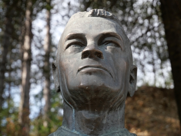 &Xi;&epsilon;&kappa;ί&nu;&eta;&sigma;&epsilon; &eta; &ldquo;&Epsilon;&upsilon;&rho;&omega;&pi;&alpha;ϊ&kappa;ή &Epsilon;&beta;&delta;&omicron;&mu;ά&delta;&alpha; &Kappa;&iota;&nu;&eta;&tau;&iota;&kappa;ό&tau;&eta;&tau;&alpha;&sigmaf;&rdquo; &mu;&epsilon; &epsilon;&rho;&gamma;&alpha;&sigma;ί&epsilon;&sigmaf; &alpha;&iota;&sigma;&theta;&eta;&tau;&iota;&kappa;ή&sigmaf; &alpha;&nu;&alpha;&beta;ά&theta;&mu;&iota;&sigma;&eta;&sigmaf; &ndash; &Nu;έ&alpha; ό&psi;&eta; &alpha;&pi;&omicron;&kappa;&tau;ά &tau;&omicron; &Mu;&nu;&eta;&mu;&epsilon;ί&omicron; &Theta;&epsilon;&omicron;&delta;&omega;&rho;ί&delta;&eta; (&Phi;&omega;&tau;&omicron;&gamma;&rho;&alpha;&phi;ί&epsilon;&sigmaf;)