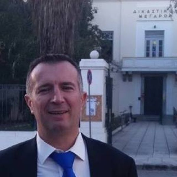 &Eta; &Mu;&epsilon;&gamma;&alpha;&lambda;ό&chi;&alpha;&rho;&eta; &nu;&alpha; &beta;ά&lambda;&epsilon;&iota; &tau;&omicron; &chi;έ&rho;&iota; &Tau;&eta;&sigmaf;