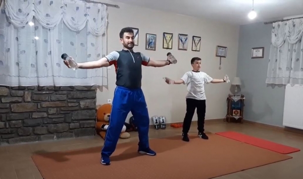 &Phi;&upsilon;&sigma;&iota;&kappa;ή &delta;&rho;&alpha;&sigma;&tau;&eta;&rho;&iota;ό&tau;&eta;&tau;&alpha; &Upsilon;&gamma;&epsilon;ί&alpha; &amp; &Pi;&alpha;&nu;&delta;&eta;&mu;ί&alpha; - &Pi;&rho;ό&gamma;&rho;&alpha;&mu;&mu;&alpha; &gamma;&upsilon;&mu;&nu;&alpha;&sigma;&tau;&iota;&kappa;ή&sigmaf; &gamma;&iota;&alpha; &tau;&omicron; &sigma;&pi;ί&tau;&iota; &mu;&epsilon; 2 &mu;&pi;&omicron;&upsilon;&kappa;ά&lambda;&iota;&alpha; &nu;&epsilon;&rho;ό.