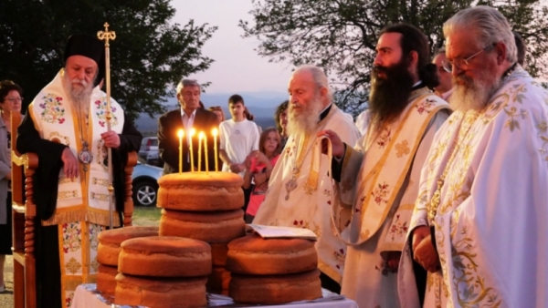 H &Epsilon;&omicron;&rho;&tau;ή &tau;&omicron;&upsilon; &epsilon;&nu; &Chi;ώ&nu;&alpha;&iota;&sigmaf; &theta;&alpha;ύ&mu;&alpha;&tau;&omicron;&sigmaf; &tau;&omicron;&upsilon; &Alpha;&rho;&chi;&alpha;&gamma;&gamma;έ&lambda;&omicron;&upsilon; &Mu;&iota;&chi;&alpha;ή&lambda; &sigma;&tau;&alpha; &Gamma;&rho;&epsilon;&beta;&epsilon;&nu;ά