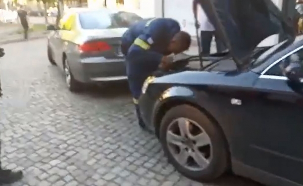 &Gamma;&Rho;&Epsilon;&Beta;&Epsilon;&Nu;&Alpha;: &Alpha;&nu;&alpha;&sigma;&tau;ά&tau;&omega;&sigma;&eta; &alpha;&pi;ό &phi;ί&delta;&iota; &sigma;&tau;&omicron; &kappa;έ&nu;&tau;&rho;&omicron; &tau;&eta;&sigmaf; &pi;ό&lambda;&eta;&sigmaf;