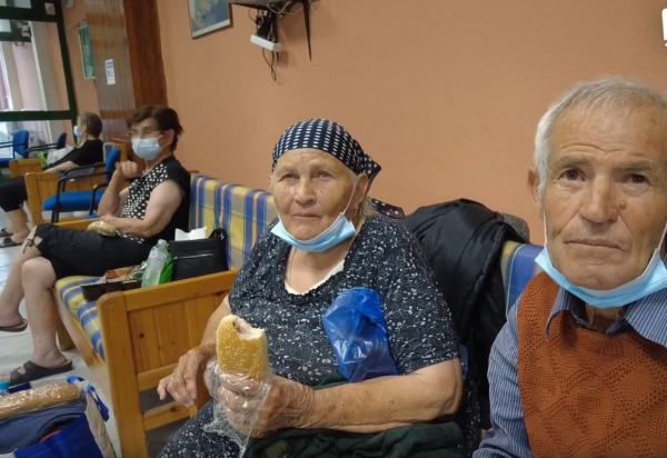 &Sigma;&tau;&eta;&nu; &Mu;&alpha;&theta;&eta;&tau;&iota;&kappa;ή &Epsilon;&sigma;&tau;ί&alpha; &tau;&omicron;&upsilon; &Delta;ή&mu;&omicron;&upsilon; &Gamma;&rho;&epsilon;&beta;&epsilon;&nu;ώ&nu;  &omicron;&iota; &kappa;ά&tau;&omicron;&iota;&kappa;&omicron;&iota; &tau;&omega;&nu; &omicron;&iota;&kappa;&iota;&sigma;&mu;ώ&nu; &pi;&omicron;&upsilon; &epsilon;&kappa;&kappa;&epsilon;&nu;ώ&theta;&eta;&kappa;&alpha;&nu;. (VIDEO)