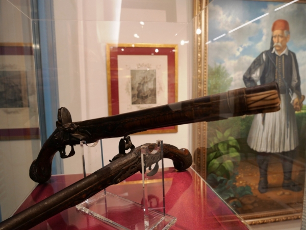 &Delta;ή&mu;&omicron;&sigmaf; &Gamma;&rho;&epsilon;&beta;&epsilon;&nu;ώ&nu;: &Epsilon;&nu;&theta;&omicron;&upsilon;&sigma;&iota;&alpha;&sigma;&mu;έ&nu;&omicron;&iota; &mu;&iota;&kappa;&rho;&omicron;ί &kappa;&alpha;&iota; &mu;&epsilon;&gamma;ά&lambda;&omicron;&iota; &mu;&epsilon; &tau;&iota;&sigmaf; &iota;&sigma;&tau;&omicron;&rho;&iota;&kappa;έ&sigmaf; &mu;&alpha;&sigmaf; &epsilon;&kappa;&theta;έ&sigma;&epsilon;&iota;&sigmaf;