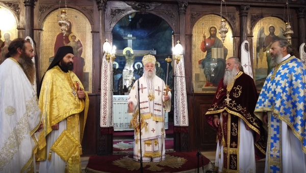 &Omicron;&nu;&omicron;&mu;&alpha;&sigma;&tau;ή&rho;&iota;&alpha; &tau;&omicron;&upsilon; &Mu;&eta;&tau;&rho;&omicron;&pi;&omicron;&lambda;ί&tau;&eta; &Gamma;&rho;&epsilon;&beta;&epsilon;&nu;ώ&nu; &Delta;&alpha;&beta;ί&delta; (VIDEO)