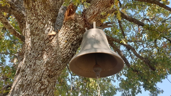 &Iota;&epsilon;&rho;ά &Sigma;ύ&nu;&omicron;&delta;&omicron;&sigmaf;:  &Chi;&omega;&rho;ί&sigmaf; &pi;&iota;&sigma;&tau;&omicron;ύ&sigmaf; &eta; &Theta;&epsilon;ί&alpha; &Lambda;&epsilon;&iota;&tau;&omicron;&upsilon;&rho;&gamma;ί&alpha; &tau;&eta;&nu; &Mu;&epsilon;&gamma;ά&lambda;&eta; &Epsilon;&beta;&delta;&omicron;&mu;ά&delta;&alpha; &kappa;&alpha;&iota; &Alpha;&nu;ά&sigma;&tau;&alpha;&sigma;&eta;&hellip; έ&nu;&alpha; &mu;ή&nu;&alpha; &mu;&epsilon;&tau;ά