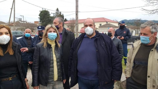 &Epsilon;&pi;ί&sigma;&kappa;&epsilon;&psi;&eta; &tau;&omicron;&upsilon; &Alpha;&nu;&tau;&iota;&pi;&epsilon;&rho;&iota;&phi;&epsilon;&rho;&epsilon;&iota;ά&rho;&chi;&eta; &tau;&eta;&sigmaf; &Pi;.&Epsilon;.&Gamma;&rho;&epsilon;&beta;&epsilon;&nu;ώ&nu;, &Iota;&omega;ά&nu;&nu;&eta; &Gamma;&iota;ά&tau;&sigma;&iota;&omicron;&upsilon; &sigma;&tau;&omicron;&upsilon;&sigmaf; &sigma;&epsilon;&iota;&sigma;&mu;ό&pi;&lambda;&eta;&kappa;&tau;&omicron;&upsilon;&sigmaf; &tau;&eta;&sigmaf; &Epsilon;&lambda;&alpha;&sigma;&sigma;ό&nu;&alpha;&sigmaf;