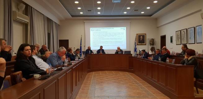 &Sigma;&upsilon;&nu;&epsilon;&delta;&rho;&iota;ά&zeta;&epsilon;&iota; &tau;&eta;&nu; &Tau;&rho;ί&tau;&eta; 16 &Alpha;&pi;&rho;&iota;&lambda;ί&omicron;&upsilon; &tau;&omicron; &Delta;&eta;&mu;&omicron;&tau;&iota;&kappa;ό &Sigma;&upsilon;&mu;&beta;&omicron;ύ&lambda;&iota;&omicron; &Gamma;&rho;&epsilon;&beta;&epsilon;&nu;ώ&nu;