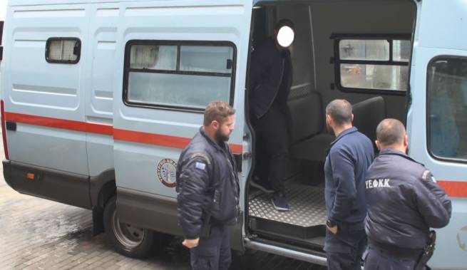 &Alpha;&pi;&omicron;&kappa;&lambda;&epsilon;&iota;&sigma;&tau;&iota;&kappa;ό: &Sigma;&tau;&omicron; &nu;&omicron;&sigma;&omicron;&kappa;&omicron;&mu;&epsilon;ί&omicron; &omicron; &Rho;&omicron;&delta;ί&tau;&eta;&sigmaf; &kappa;&alpha;&tau;&eta;&gamma;&omicron;&rho;&omicron;ύ&mu;&epsilon;&nu;&omicron;&sigmaf; &gamma;&iota;&alpha; &tau;&omicron;&nu; &phi;ό&nu;&omicron; &Tau;&omicron;&pi;&alpha;&lambda;&omicron;ύ&delta;&eta; &Epsilon;&pi;&iota;&tau;έ&theta;&eta;&kappa;&epsilon; &sigma;&epsilon; &upsilon;&pi;ά&lambda;&lambda;&eta;&lambda;&omicron; &tau;&omega;&nu; &phi;&upsilon;&lambda;&alpha;&kappa;ώ&nu;