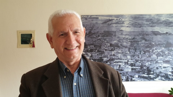 &Omicron; &tau;&upsilon;&phi;&lambda;ό&sigmaf; &beta;&omicron;&sigma;&kappa;ό&sigmaf; &Iota;&omega;ά&nu;&nu;&eta;&sigmaf; &Chi;&alpha;&sigma;&iota;ώ&tau;&eta;&sigmaf;, &mu;&iota;&lambda;ά&epsilon;&iota; &gamma;&iota;&alpha; &tau;&iota;&sigmaf; &Epsilon;&upsilon;&alpha;&gamma;&gamma;&epsilon;&lambda;&iota;&kappa;έ&sigmaf; &Pi;&epsilon;&rho;&iota;&kappa;&omicron;&pi;έ&sigmaf; &tau;&omega;&nu; &Epsilon;&omega;&theta;&iota;&nu;ώ&nu; &Epsilon;&upsilon;&alpha;&gamma;&gamma;&epsilon;&lambda;ί&omega;&nu; 9-11 (video)