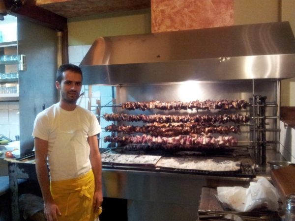 &Tau;&alpha;&beta;έ&rho;&nu;&alpha; "&Pi;&Epsilon;&Rho;&Alpha;&Sigma;&Mu;&Alpha;": &laquo;&Sigma;&alpha;&sigmaf; &epsilon;&upsilon;&chi;&alpha;&rho;&iota;&sigma;&tau;&omicron;ύ&mu;&epsilon; &theta;&epsilon;&rho;&mu;ά..&raquo;