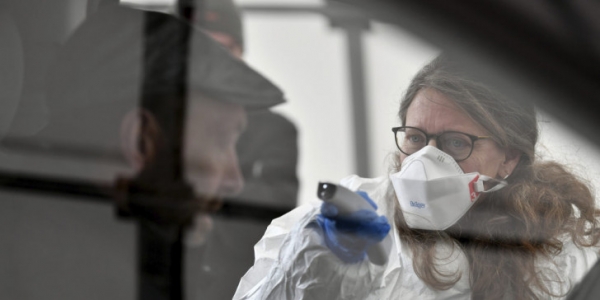 3 &nu;έ&alpha; &theta;&epsilon;&tau;&iota;&kappa;ά &kappa;&rho;&omicron;ύ&sigma;&mu;&alpha;&tau;&alpha; &kappa;&omicron;&rho;&omicron;&nu;&omicron;ϊ&omicron;ύ &sigma;&tau;&eta;&nu; &Kappa;&alpha;&sigma;&tau;&omicron;&rho;&iota;ά