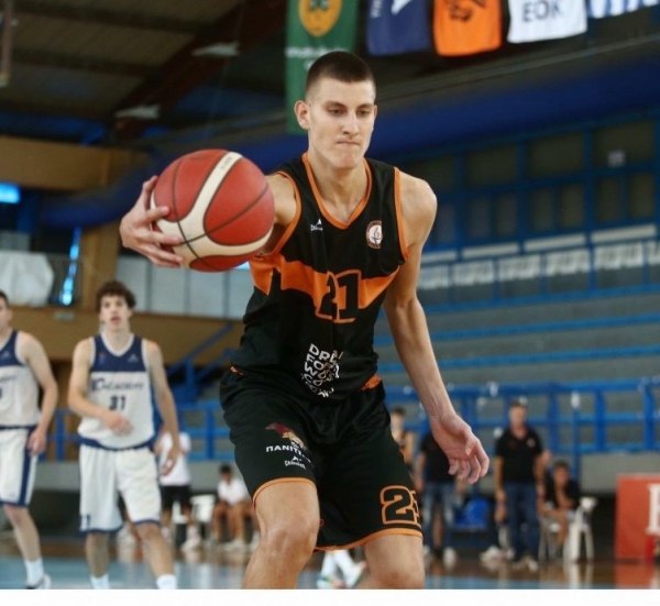 &Pi;&Rho;&Omega;&Tau;&Alpha;&Theta;&Lambda;&Eta;&Tau;&Eta;&Sigma; &Epsilon;&Lambda;&Lambda;&Alpha;&Delta;&Omicron;&Sigma; &Omicron; &Gamma;&Iota;&Alpha;&Nu;&Nu;&Eta;&Sigma; &Kappa;&Alpha;&Nu;&Alpha;&Beta;&Omicron;&Sigma; &Mu;&Epsilon; &Tau;&Eta;&Nu; &Pi;&Alpha;&Iota;&Delta;&Iota;&Kappa;&Eta; &Omicron;&Mu;&Alpha;&Delta;&Alpha; &Tau;&Omicron;&Upsilon; &Pi;&Rho;&Omicron;&Mu;&Eta;&Theta;&Epsilon;&Alpha; &Pi;&Alpha;&Tau;&Rho;&Omega;&Nu;