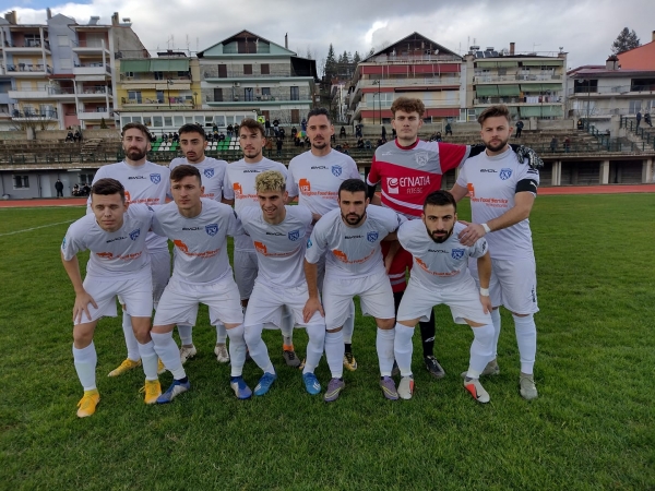 &Tau;&omicron;&nu; &gamma;&kappa;&rho;έ&mu;&iota;&sigma;&epsilon; &alpha;&pi;ό &tau;&eta;&nu; &kappa;&omicron;&rho;&upsilon;&phi;ή