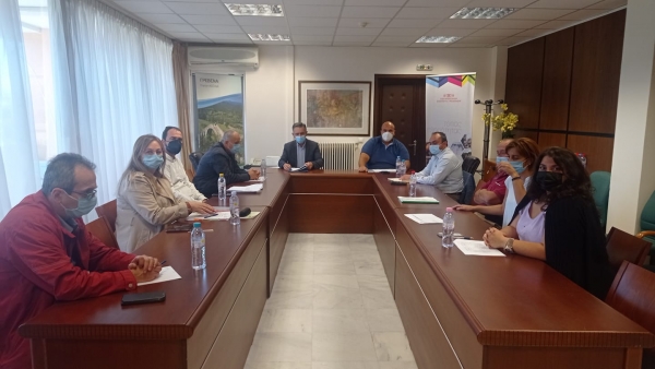 &Sigma;ύ&sigma;&kappa;&epsilon;&psi;&eta; &pi;&alpha;&rho;&omicron;&upsilon;&sigma;ί&alpha; &tau;&omicron;&upsilon; &Pi;&epsilon;&rho;&iota;&phi;&epsilon;&rho;&epsilon;&iota;ά&rho;&chi;&eta; &gamma;&iota;&alpha; &tau;&omicron; &tau;&epsilon;&chi;&nu;&iota;&kappa;ό &pi;&rho;ό&gamma;&rho;&alpha;&mu;&mu;&alpha; &kappa;&alpha;&iota; &kappa;&alpha;&iota; &tau;&eta;&nu; &pi;&omicron;&rho;&epsilon;ί&alpha; &tau;&omega;&nu; έ&rho;&gamma;&omega;&nu; &tau;&eta;&sigmaf; &Pi;.&Epsilon;. &Gamma;&rho;&epsilon;&beta;&epsilon;&nu;ώ&nu;.