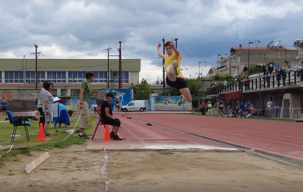 &Gamma;&rho;&epsilon;&beta;&epsilon;&nu;ά: "&Alpha;&Chi;&Iota;&Lambda;&Lambda;&Epsilon;&Iota;&Alpha; - 2022" (video)