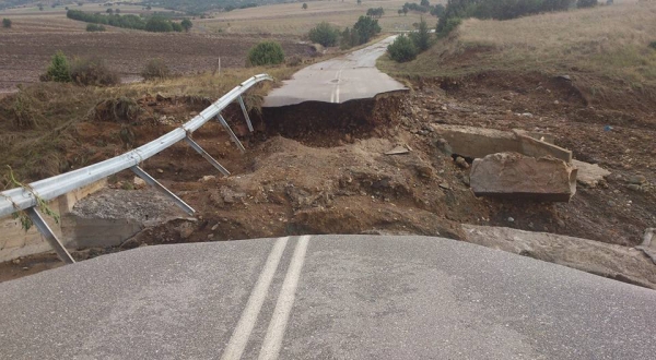 &Delta;&eta;&mu;&omicron;&pi;&rho;&alpha;&tau;&epsilon;ί&tau;&alpha;&iota; ά&mu;&epsilon;&sigma;&alpha; &tau;&omicron; έ&rho;&gamma;&omicron; &alpha;&pi;&omicron;&kappa;&alpha;&tau;ά&sigma;&tau;&alpha;&sigma;&eta;&sigmaf; &tau;&eta;&sigmaf; &omicron;&delta;&omicron;ύ &Chi;&rho;&omega;&mu;ί&omicron;&upsilon; &ndash; &Pi;&omicron;&nu;&tau;&iota;&nu;ή&sigmaf;