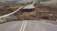 &Delta;&eta;&mu;&omicron;&pi;&rho;&alpha;&tau;&epsilon;ί&tau;&alpha;&iota; ά&mu;&epsilon;&sigma;&alpha; &tau;&omicron; έ&rho;&gamma;&omicron; &alpha;&pi;&omicron;&kappa;&alpha;&tau;ά&sigma;&tau;&alpha;&sigma;&eta;&sigmaf; &tau;&eta;&sigmaf; &omicron;&delta;&omicron;ύ &Chi;&rho;&omega;&mu;ί&omicron;&upsilon; &ndash; &Pi;&omicron;&nu;&tau;&iota;&nu;ή&sigmaf;